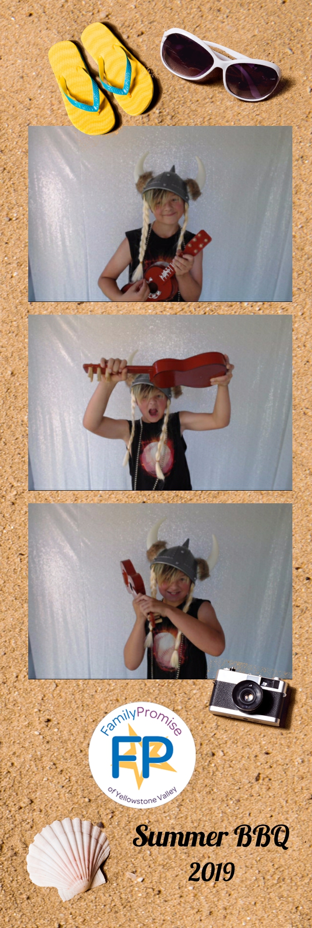Family BBQ | View more photos from the event at gallery.photoboothbillings.com/u/PhotoBoothBillings/Family-BBQ